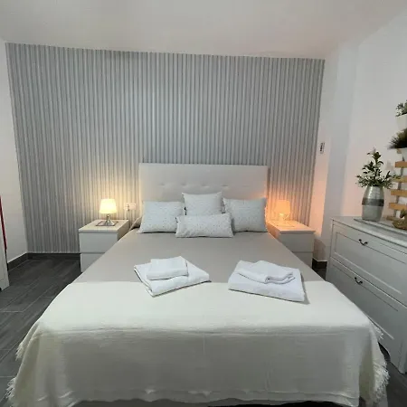 Irina Playa, Living Sur